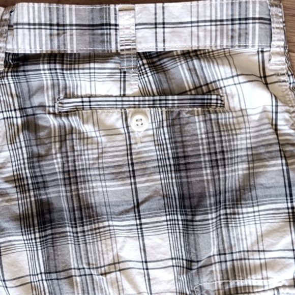 Faded Glory Plaid Cargo Shorts - Black, White, Gray - 42" Waist - Picture 4 of 8